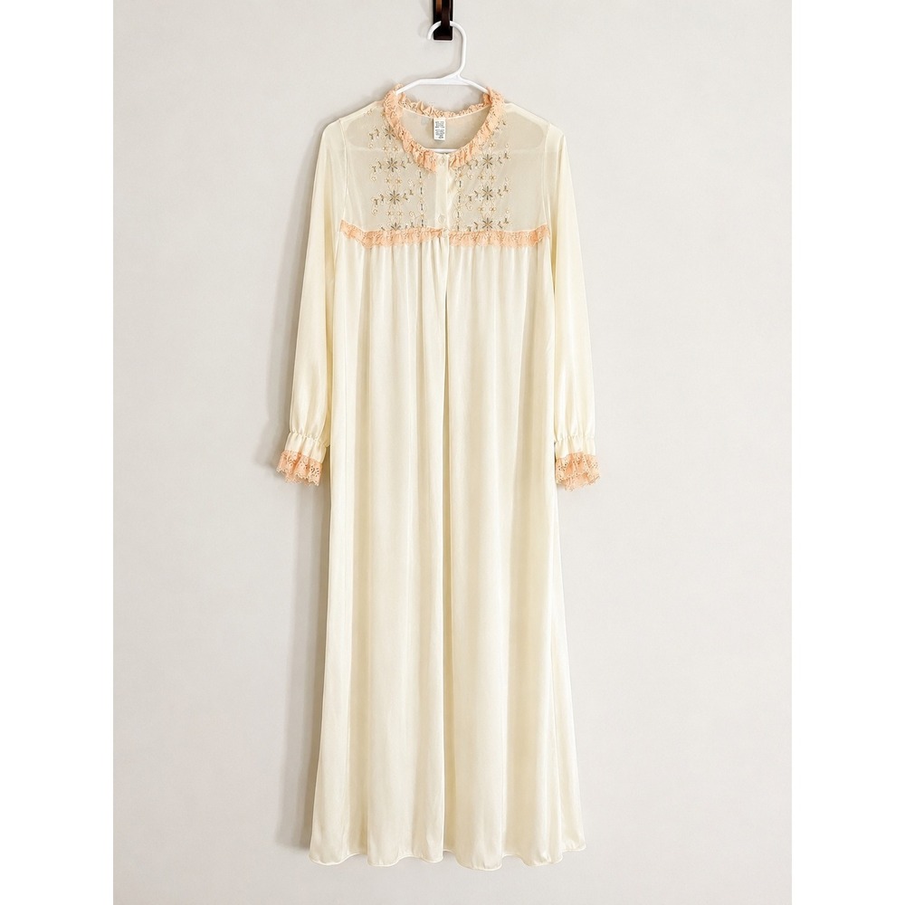 Vintage USA Made Ivory Nylon Nightgown Pink Lace Embroidered Floral Maxi Gown M